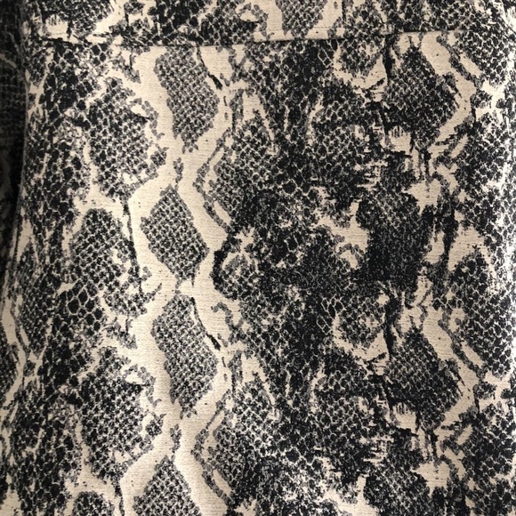 ZARA Cropped Moto Snake Print Tapestry Belted Pockets Size S EUC Jacket - Picture 13 of 16